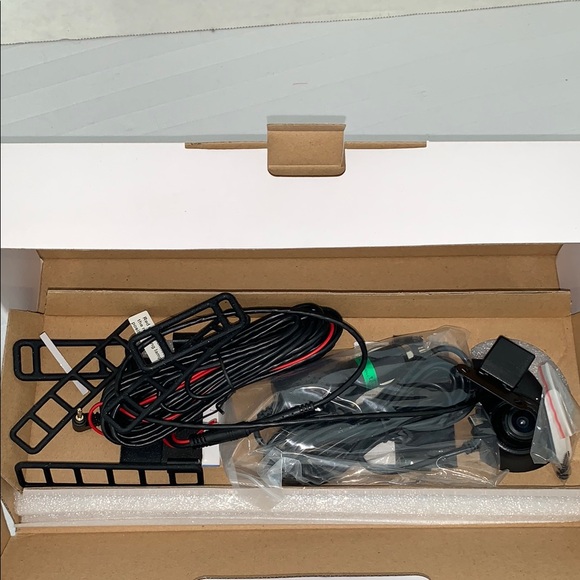 Black In-Mirror Video Rearview Mirror - Picture 2 of 3